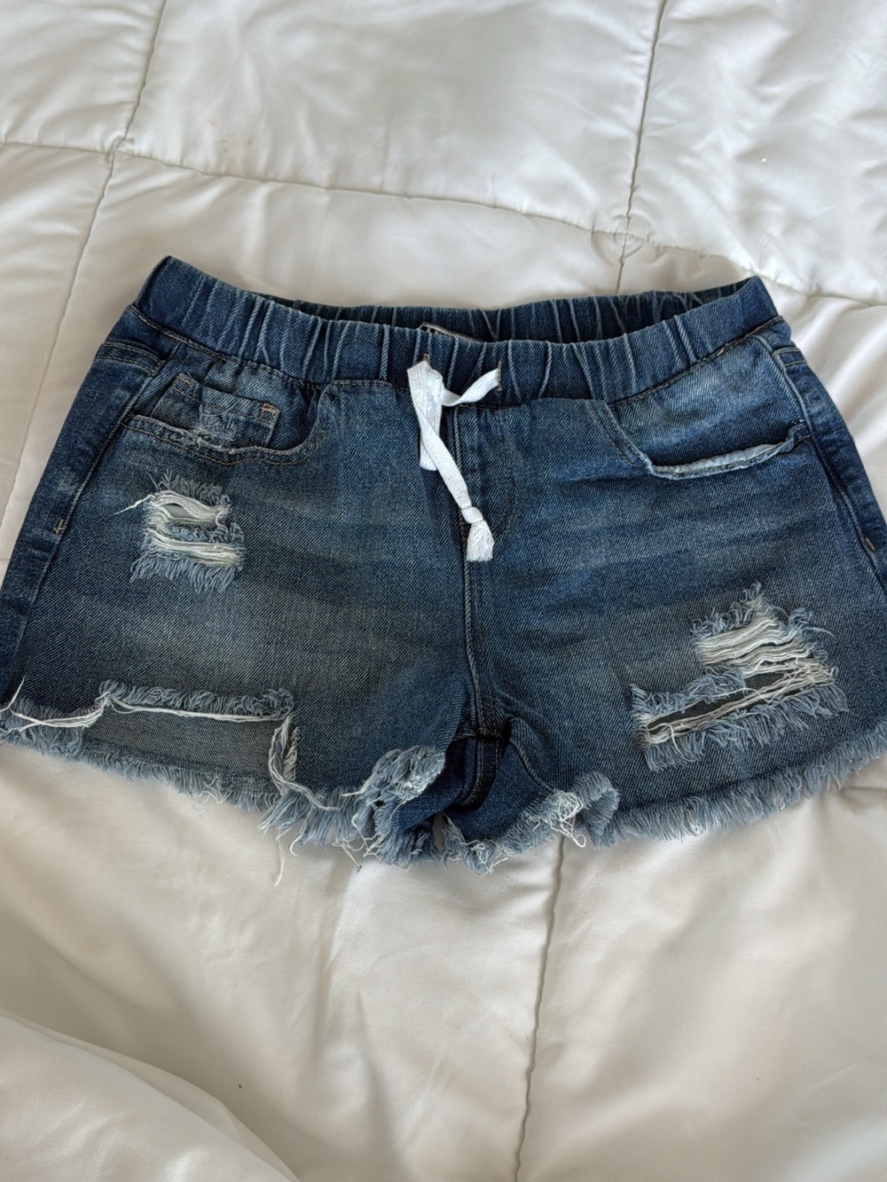 Frayed Hem Distressed Denim Shorts - Dark Blue